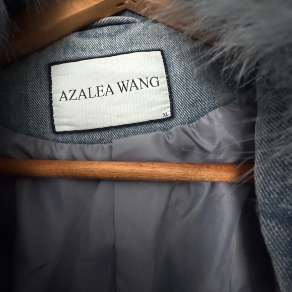 Women's Denim Jacket with Faux Fur Trim - Picture 7 of 10